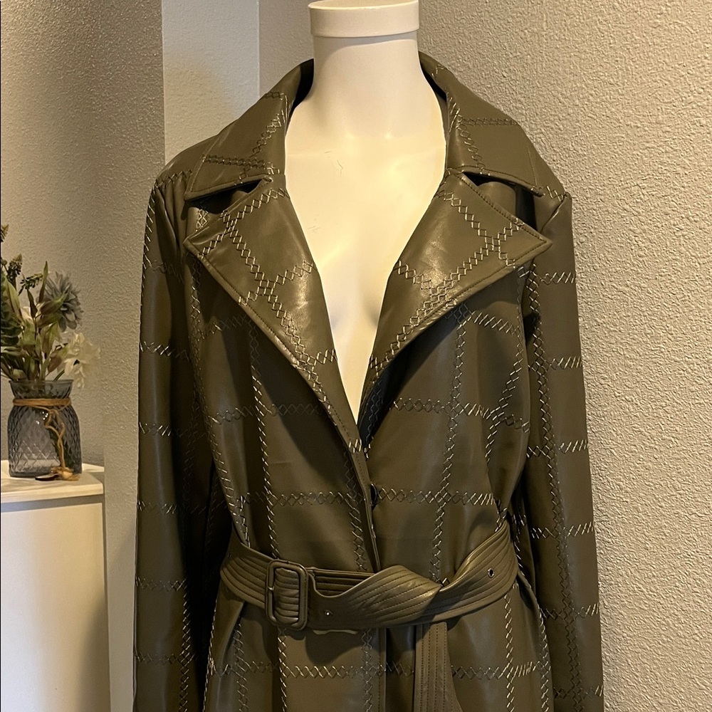Olive Green Belted Women's Trench Coat size large beautifully made HSN - Picture 4 of 16